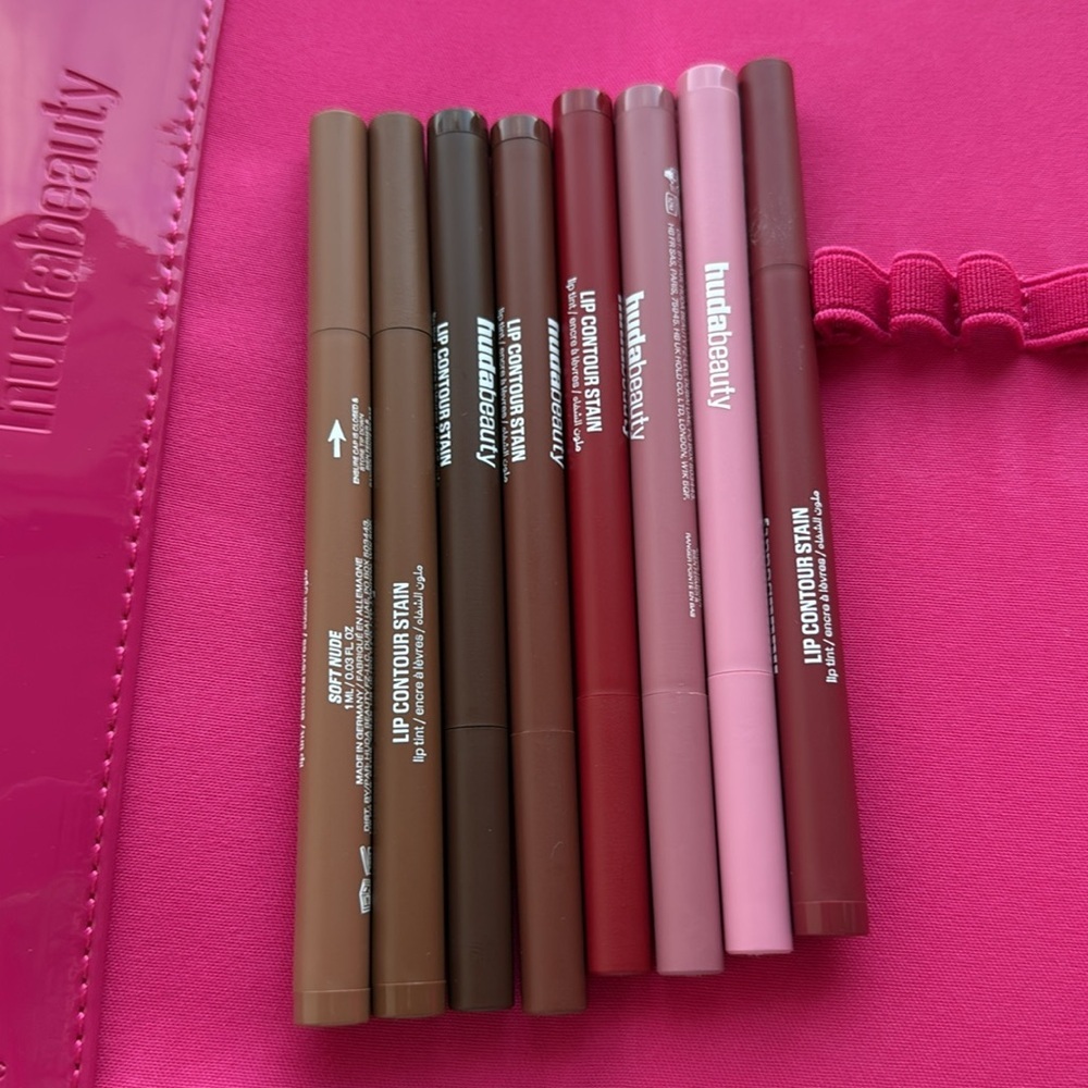 HUDA BEAUTY Lip Contour Stain - MOCHA